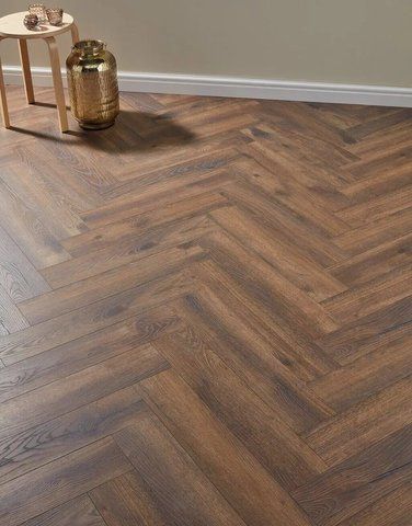 Ламінат Kronotex Herringbone 4766 Petterson Oak Dunkel клас 32 товщина 8